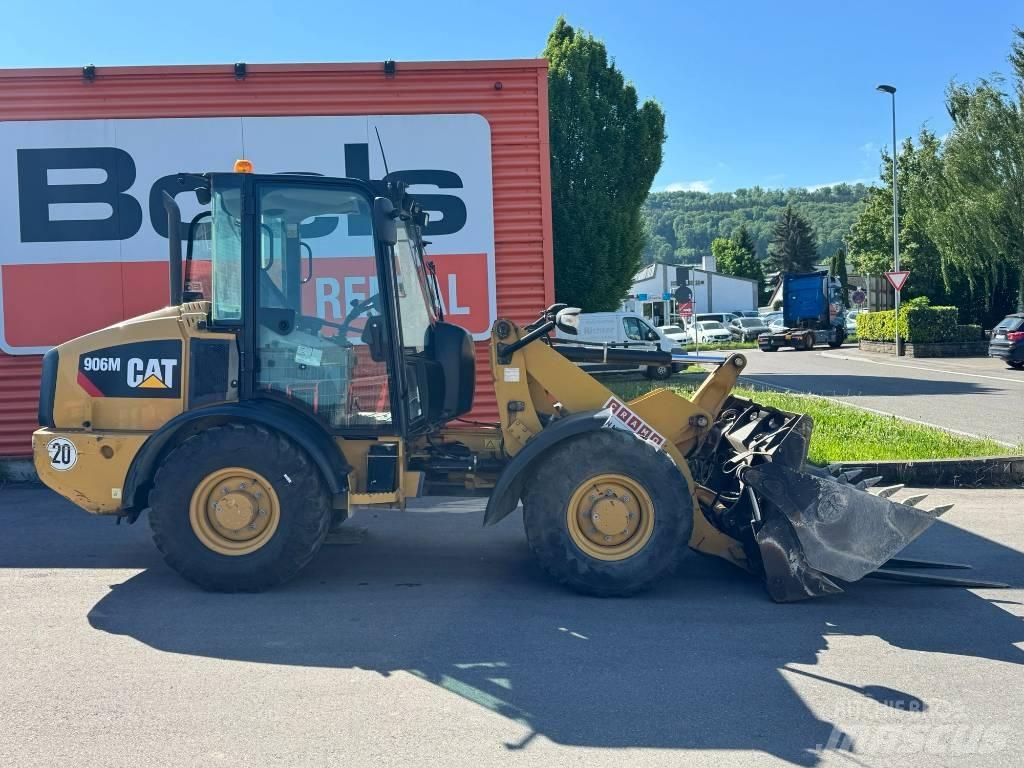 CAT 906 M Rataslaadurid