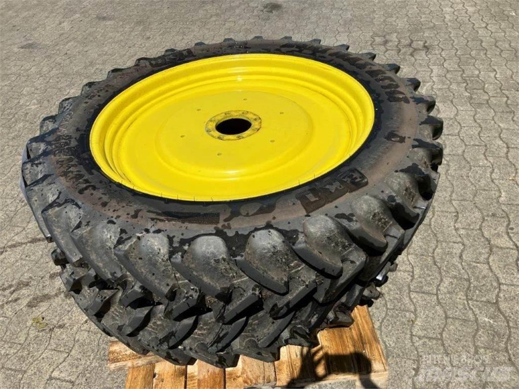 BKT 320/90R42 Rehvid, rattad ja veljed
