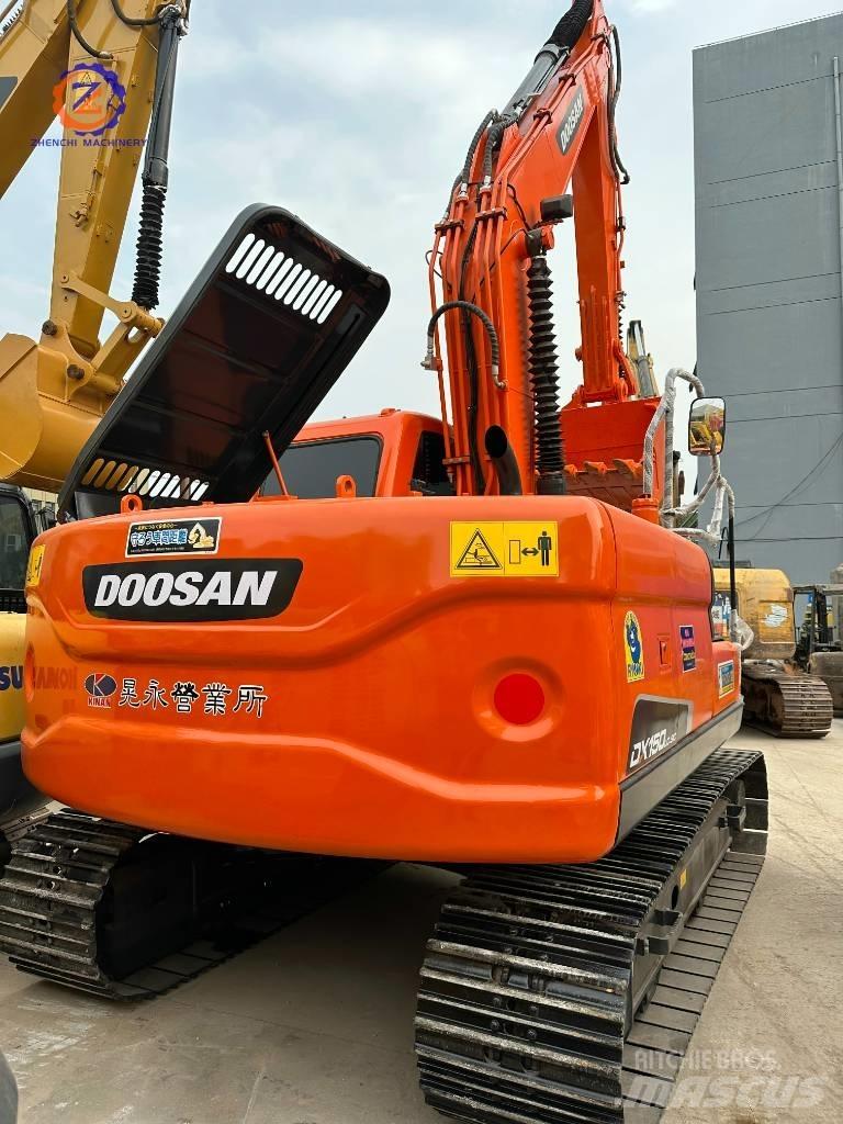 Doosan DX 150 Väikeekskavaatorid 7t-12t
