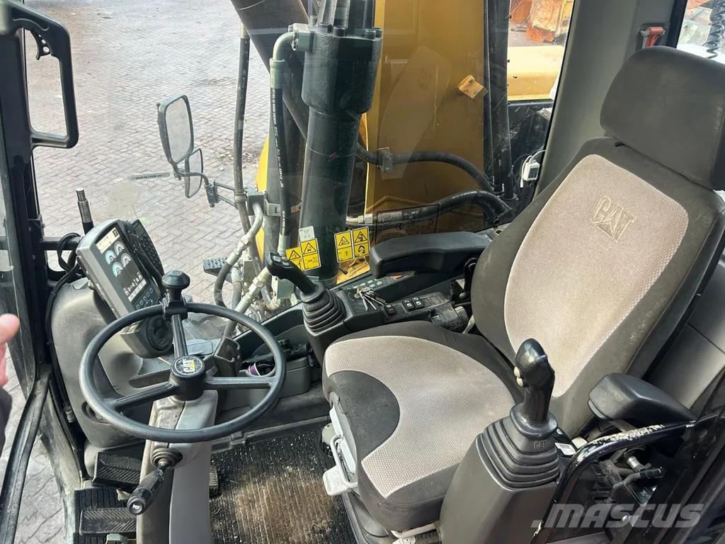 CAT M315D Ratasekskavaatorid