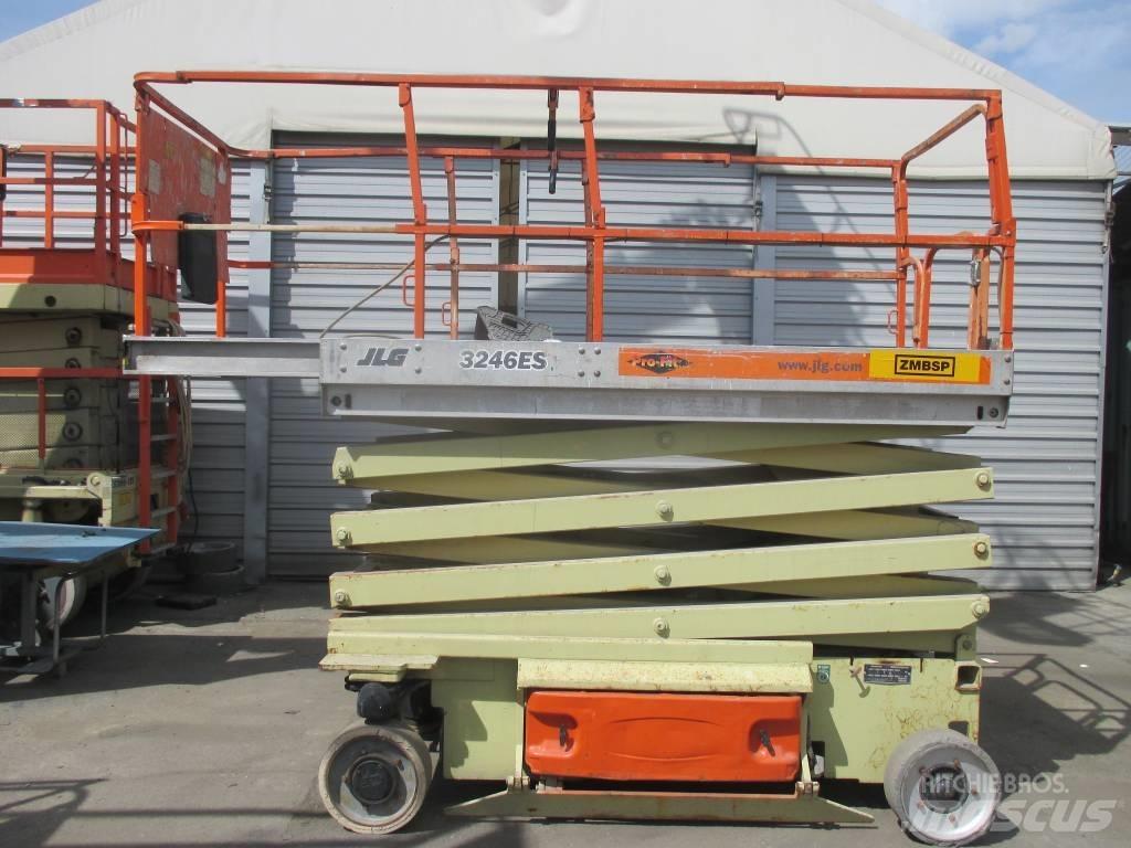 JLG 3246 ES Käärtõstukid