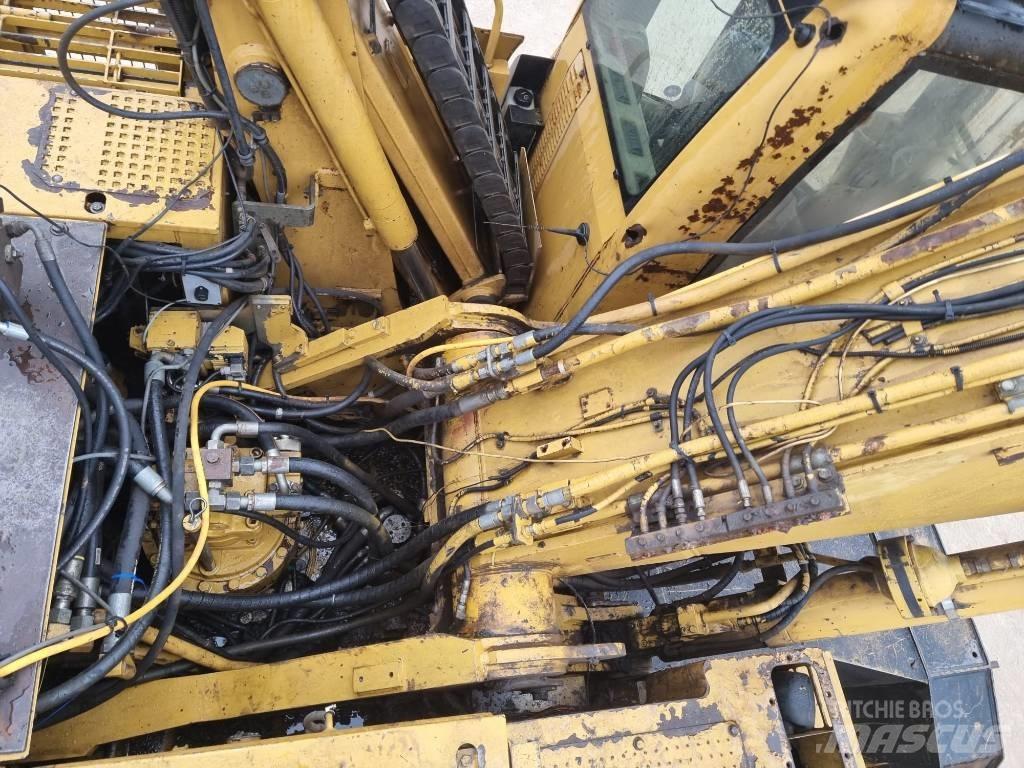 CAT M 325 C L MH Materjalikäitlusmasinad