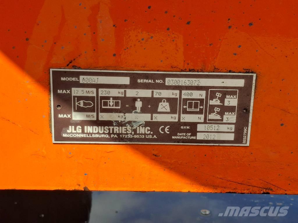 JLG 600AJ Iseliikuvad poomtõstukid