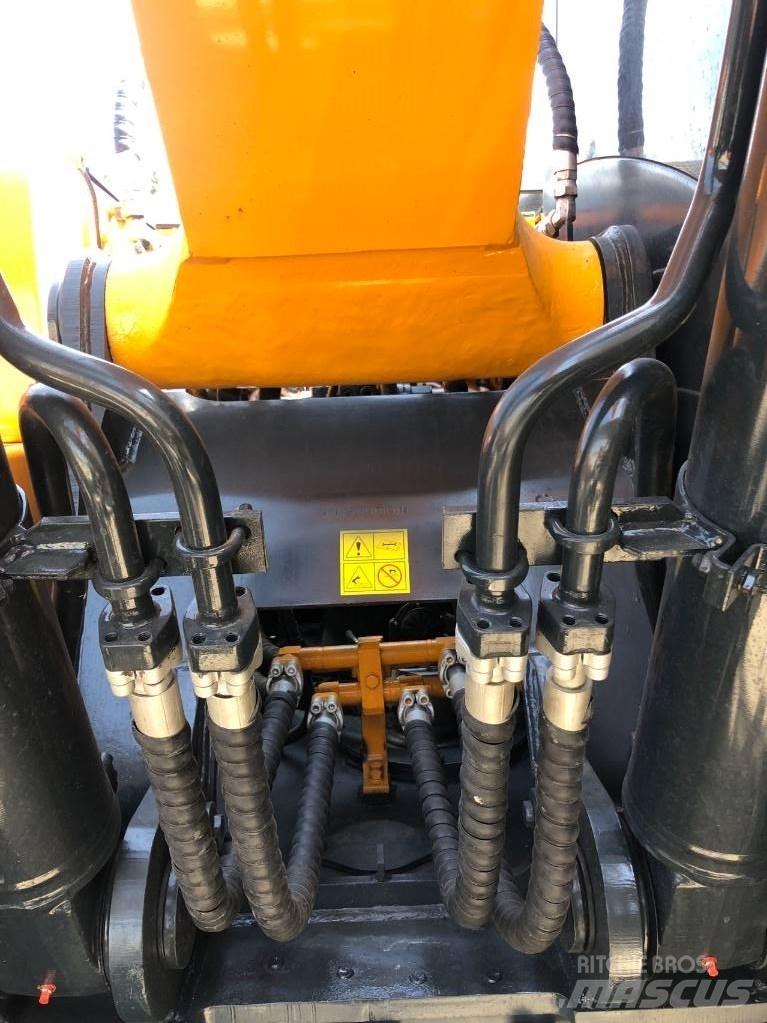 Hyundai R220-9s Roomikekskavaatorid