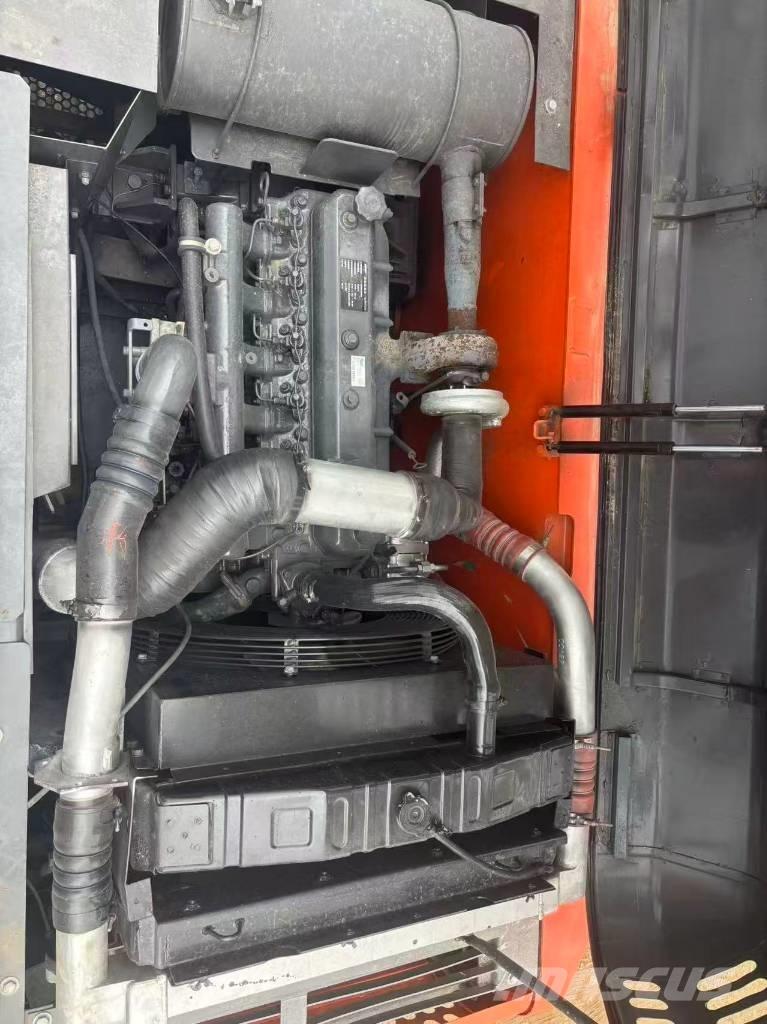 Doosan DX 225 Roomikekskavaatorid