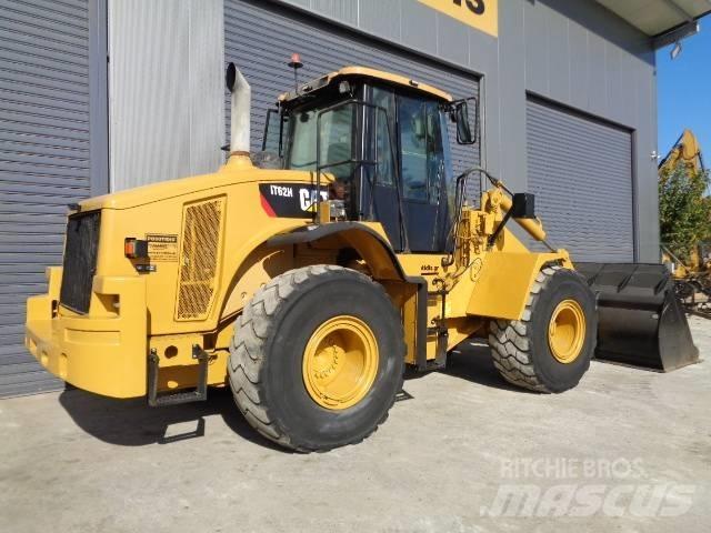 CAT IT62H Rataslaadurid