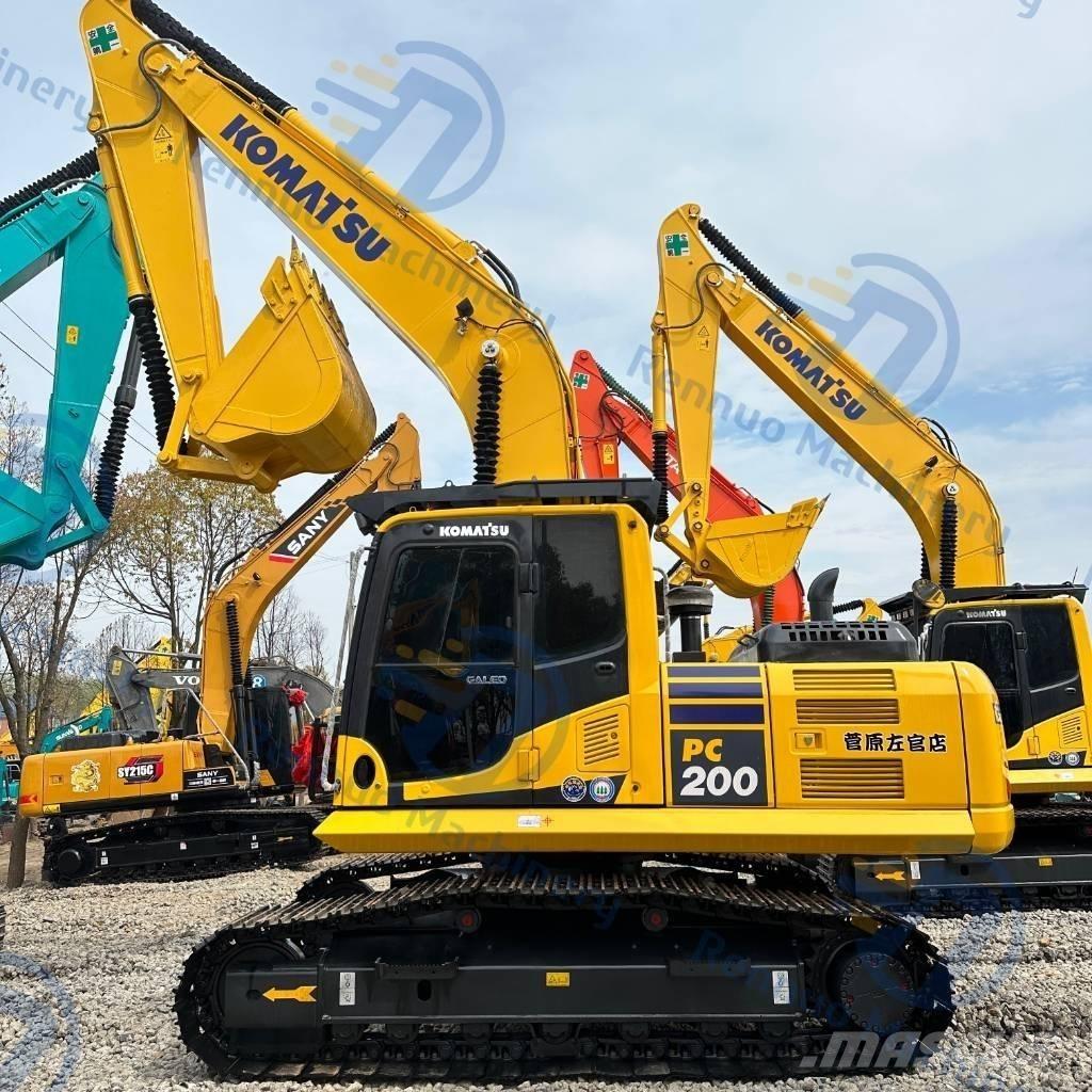 Komatsu PC200-8 Roomikekskavaatorid
