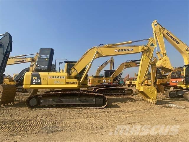 Komatsu PC 240-8 Roomikekskavaatorid