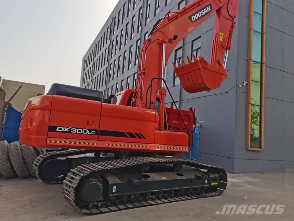 Doosan DX 300 Roomikekskavaatorid