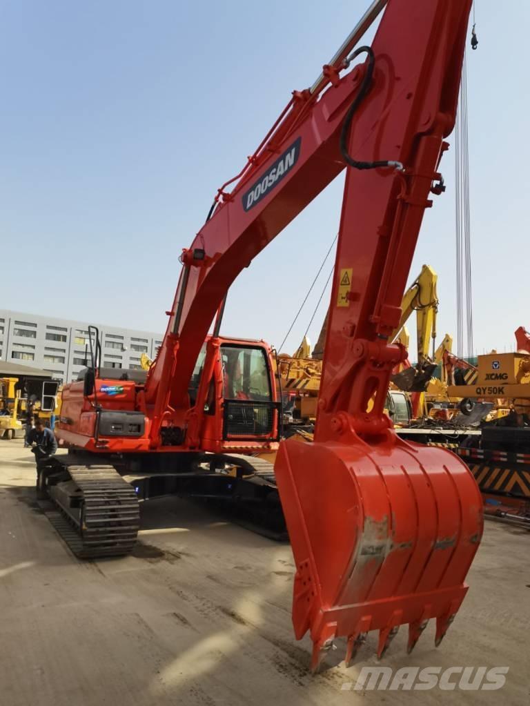 Doosan DX 300 Roomikekskavaatorid