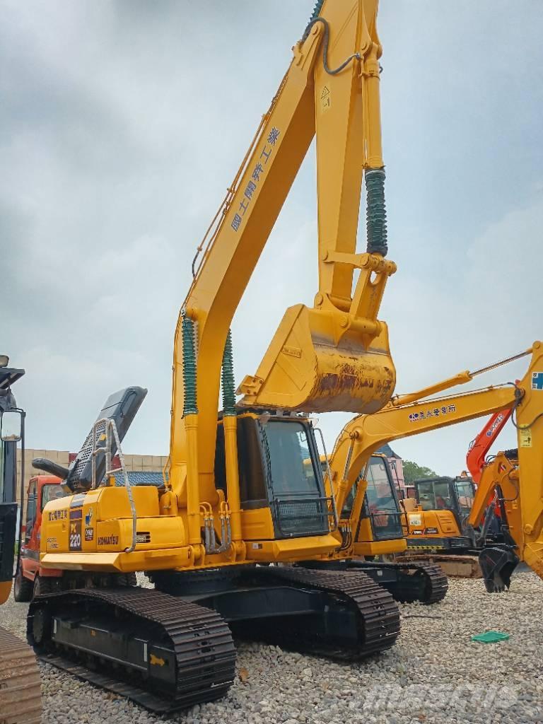 Komatsu PC 220-8 Roomikekskavaatorid