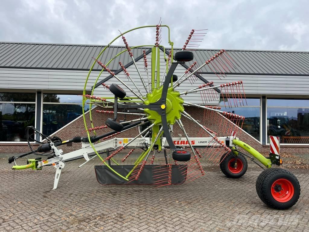 CLAAS Liner 2900 Vaalutid