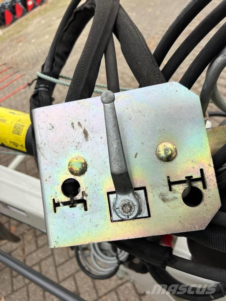 CLAAS Liner 2900 Vaalutid