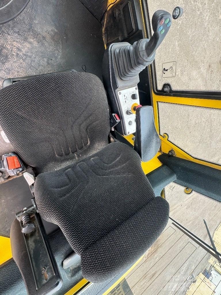 Bomag BW 216 D H-4 Ühe trumliga rullid