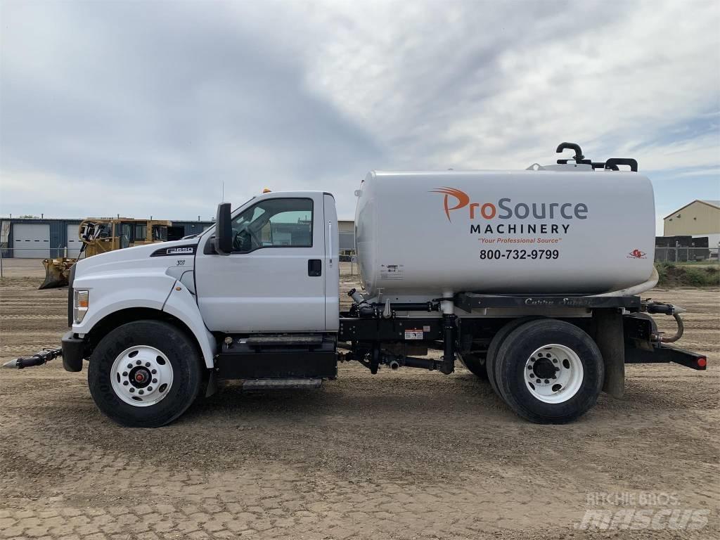 Ford F 650 XL SD Veepaagiga autod
