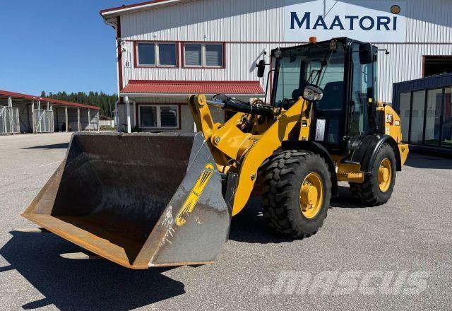 CAT 906M Rataslaadurid