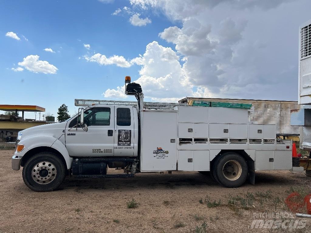 Ford F 750 XL Munitsipaalsõidukid