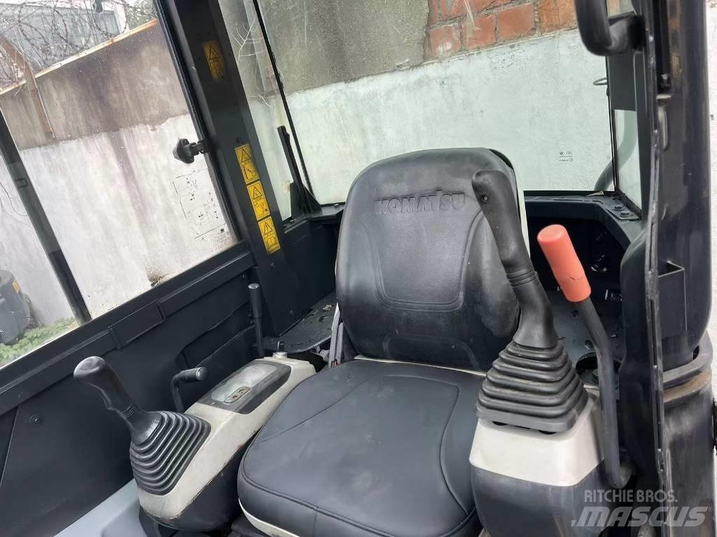 Komatsu PC 40 MR-2 Roomikekskavaatorid