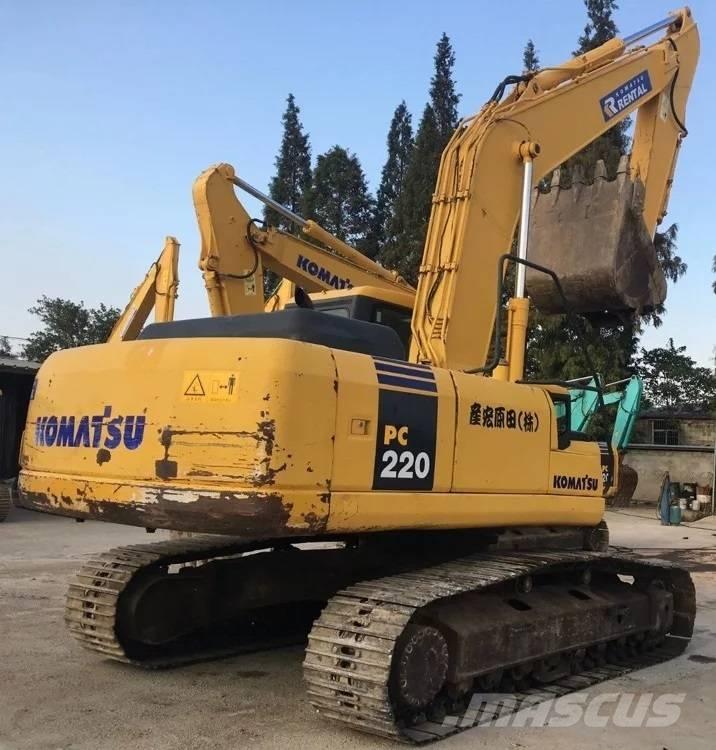 Komatsu PC 220-7 Roomikekskavaatorid