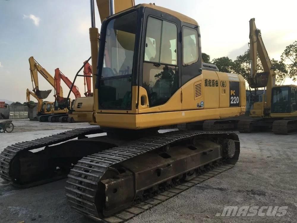 Komatsu PC 220-7 Roomikekskavaatorid