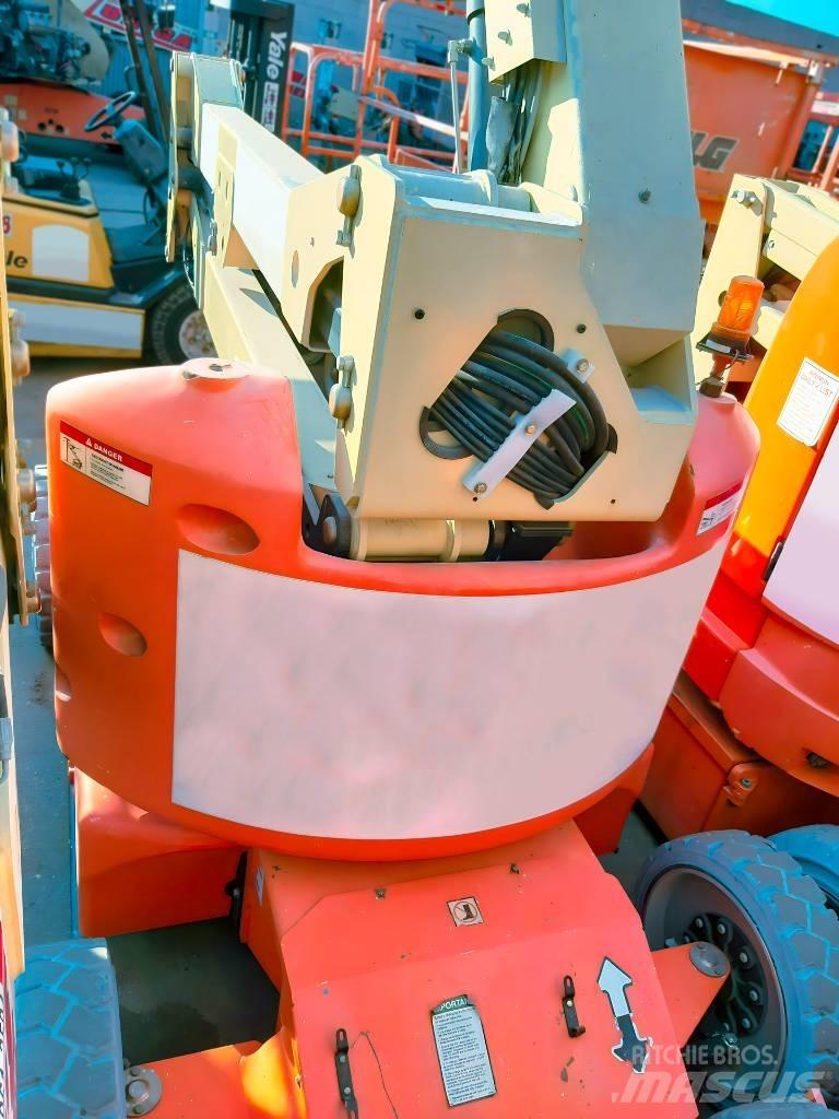 JLG E 450 A Iseliikuvad poomtõstukid