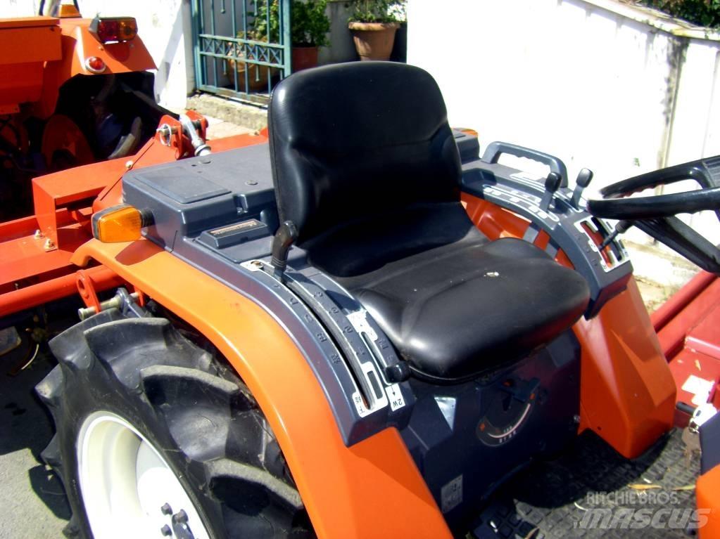 Kubota ASTE A-17 4wd Traktorid