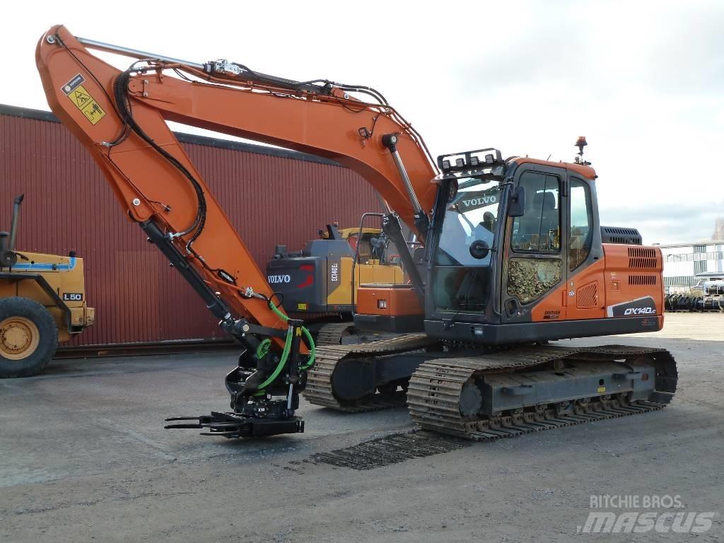 Doosan DX140LC-5 Roomikekskavaatorid