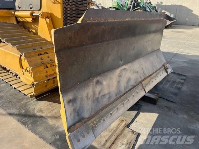 Komatsu D 61 EX-15 Buldooserid