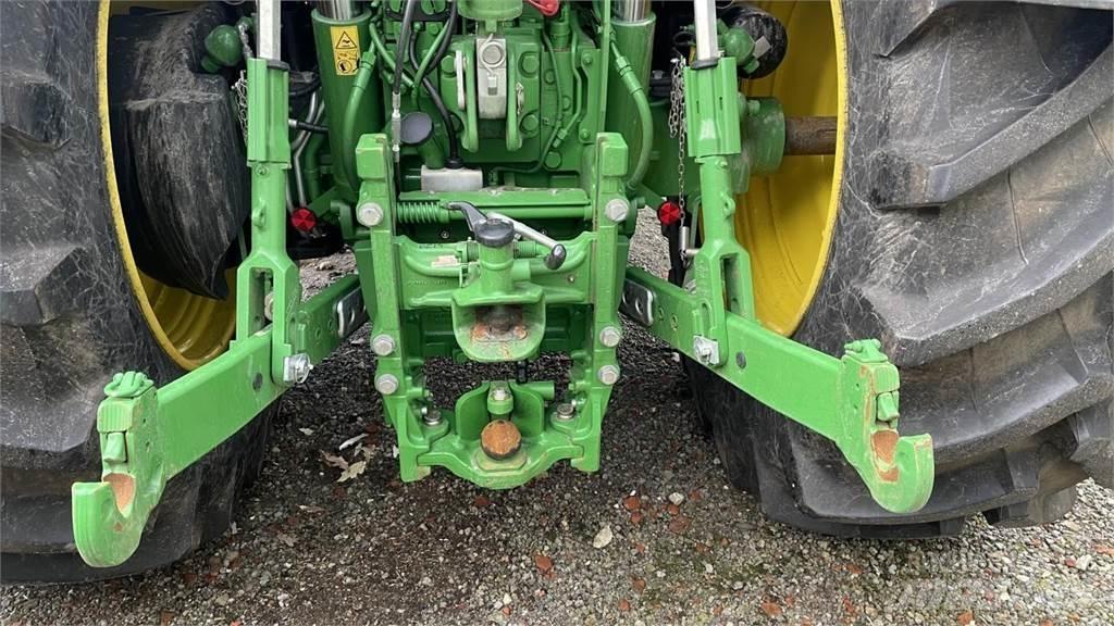 John Deere 6R215 Traktorid