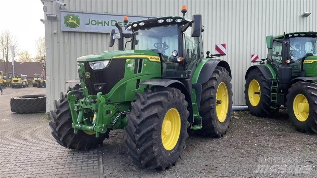 John Deere 6R215 Traktorid
