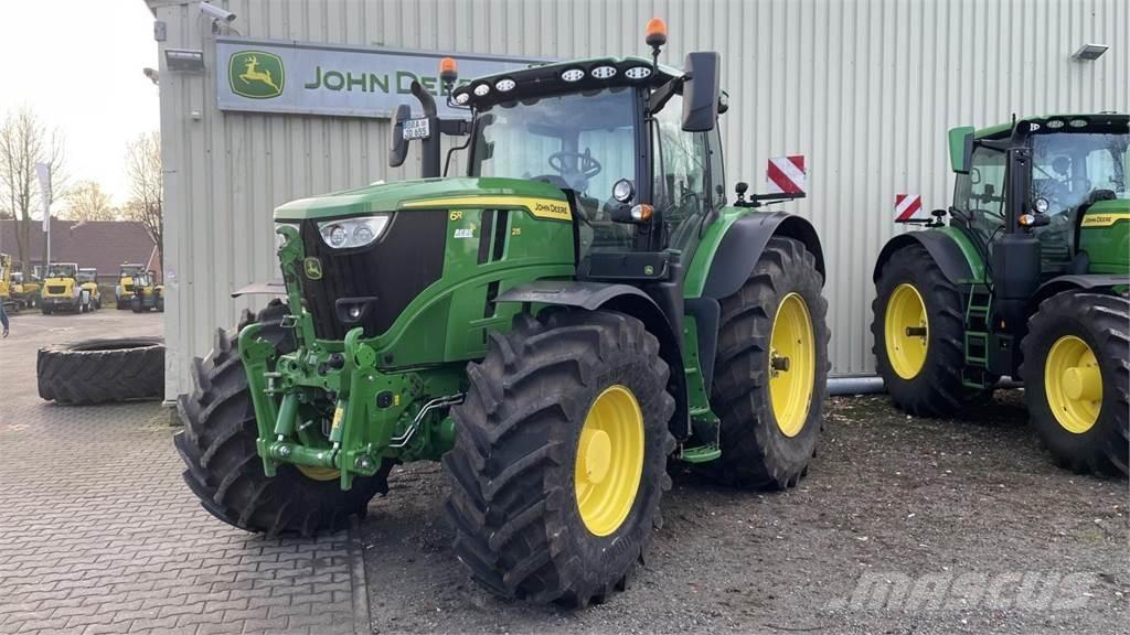 John Deere 6R215 Traktorid