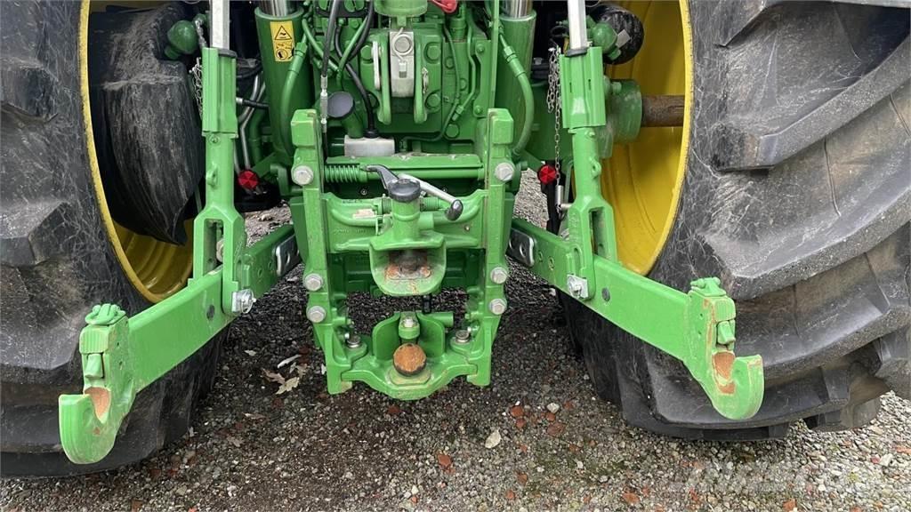 John Deere 6R215 Traktorid