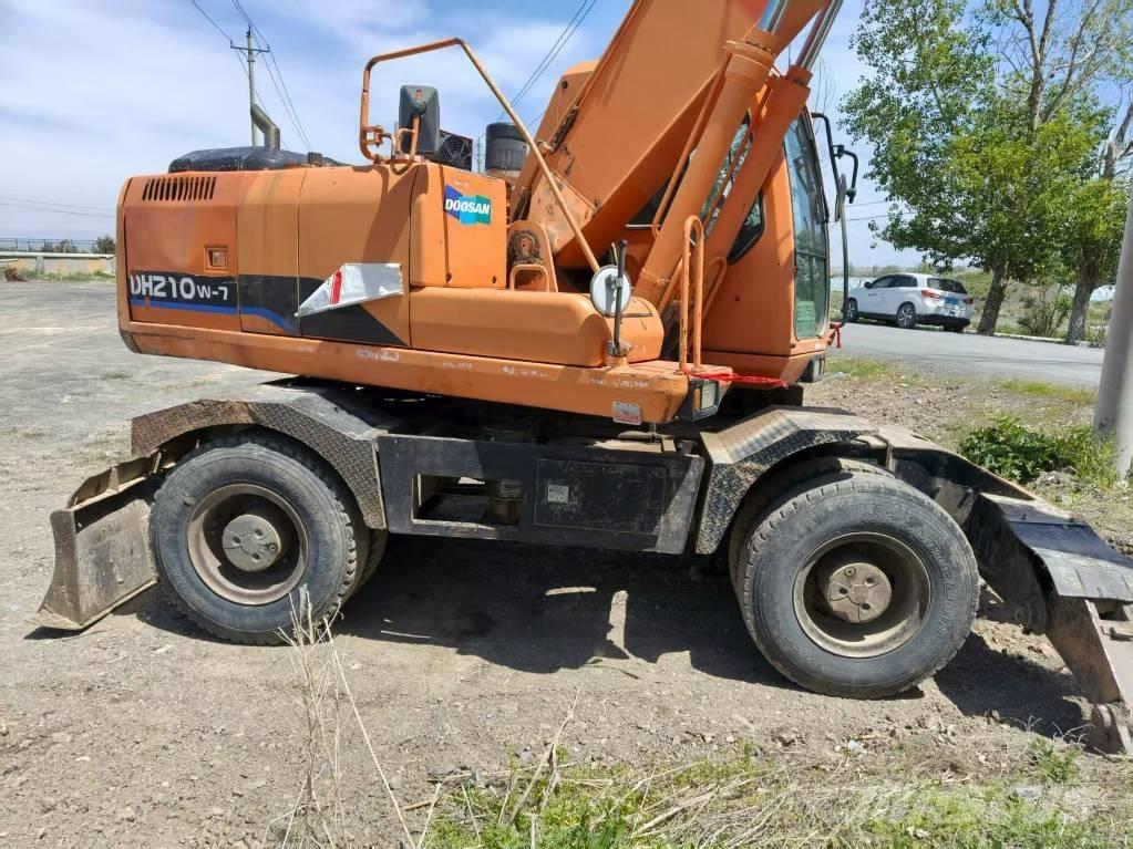 Doosan DH210W-7 Ratasekskavaatorid