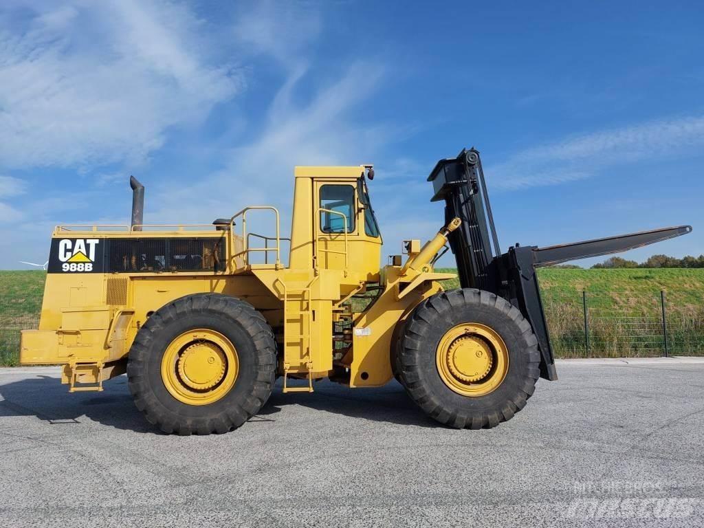 CAT 988 B Rataslaadurid