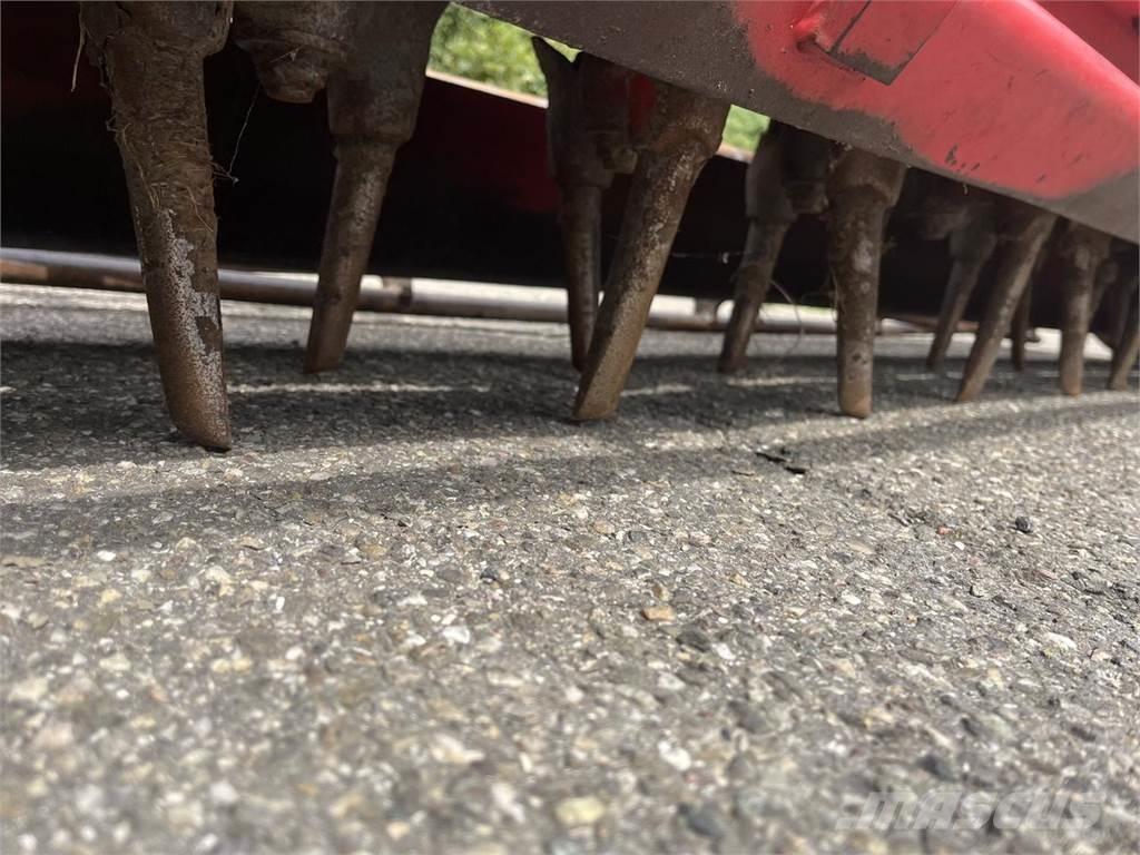 Lely 300-22 Randaalid/mullafreesid