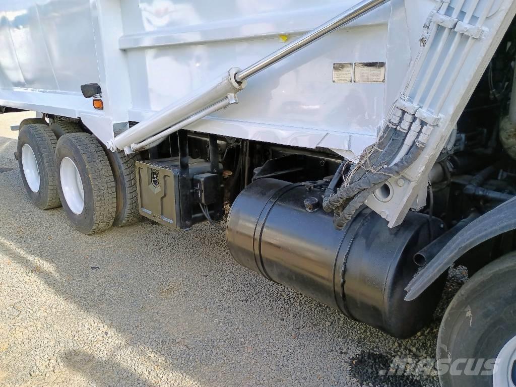 Mack LEU Prügiautod