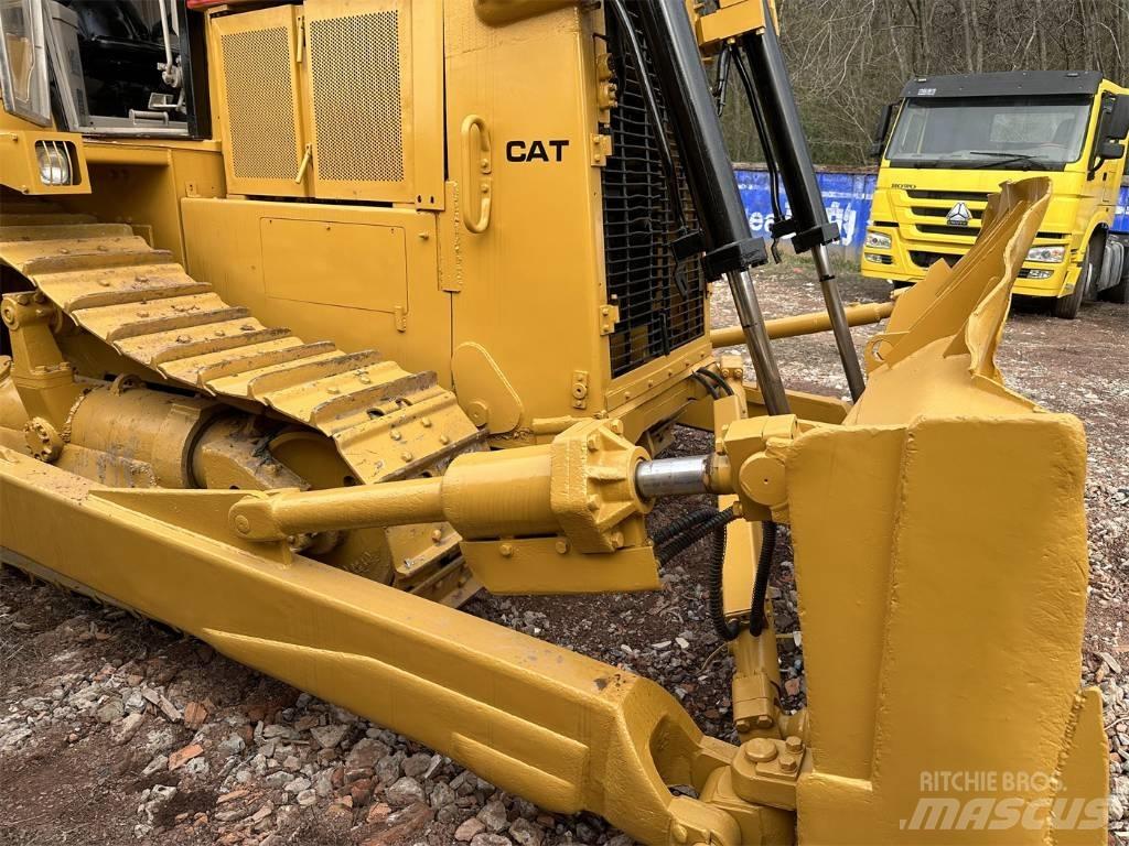 CAT D 7 H Buldooserid