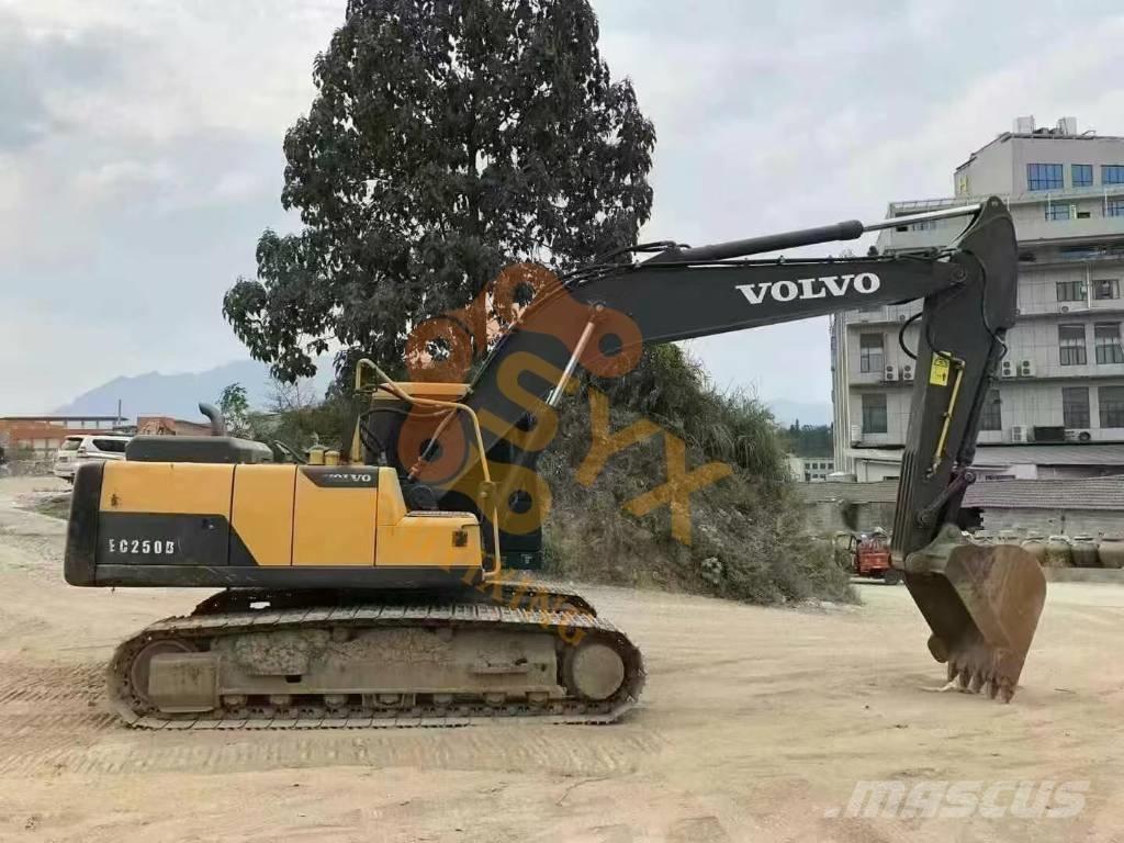 Volvo EC 210D Roomikekskavaatorid
