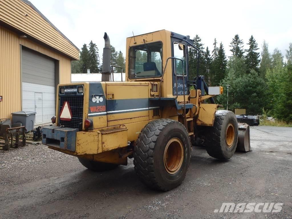Komatsu WA 250-1 Rataslaadurid