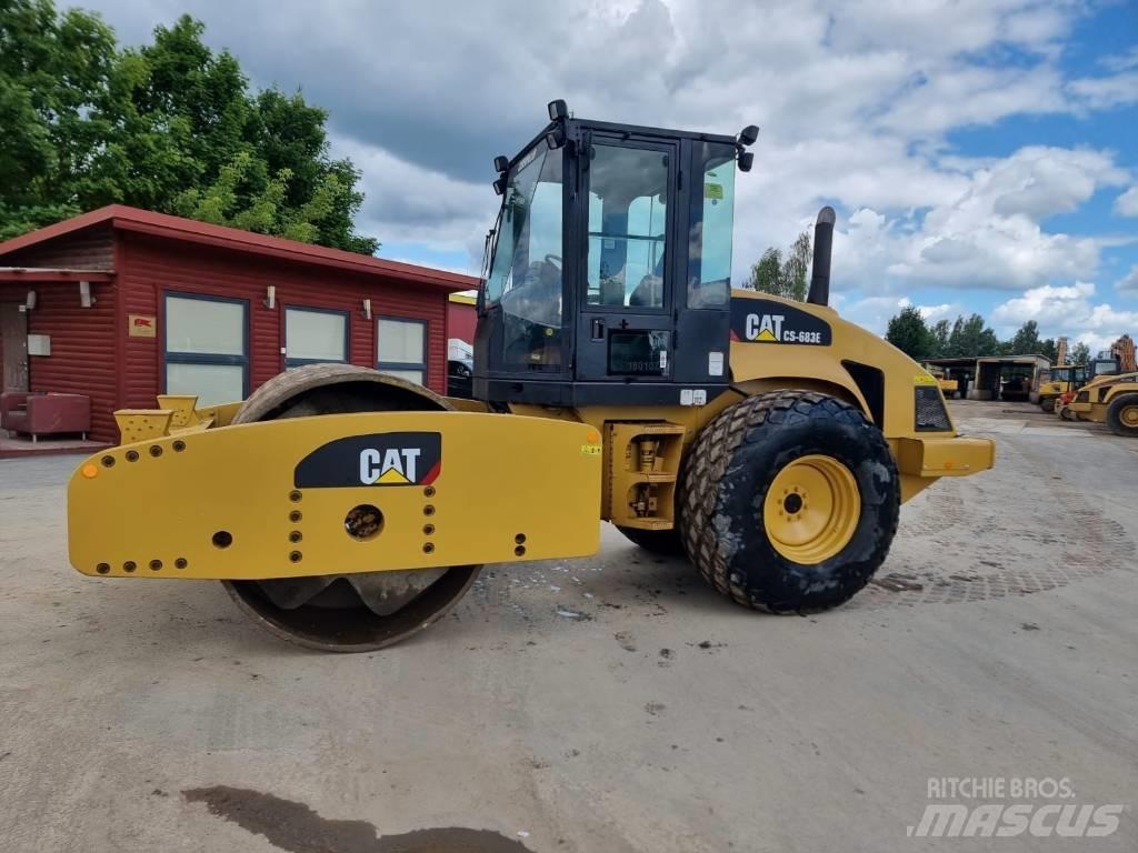 CAT CS 683 E Ühe trumliga rullid