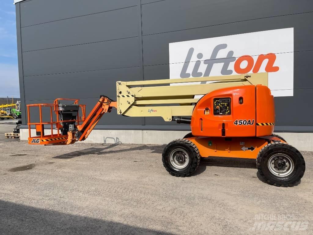 JLG 450 AJ Bomlift Iseliikuvad poomtõstukid
