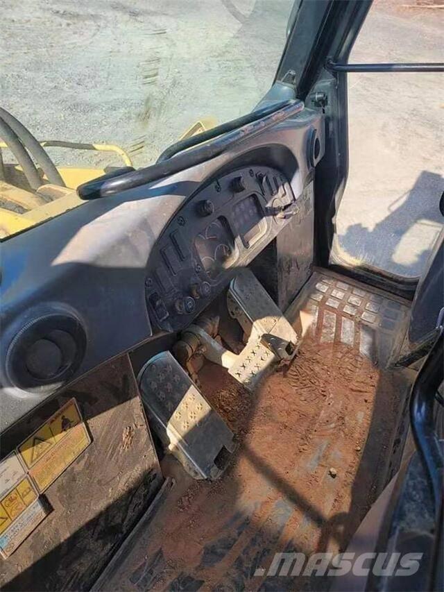 CAT 953C Roomiklaadurid