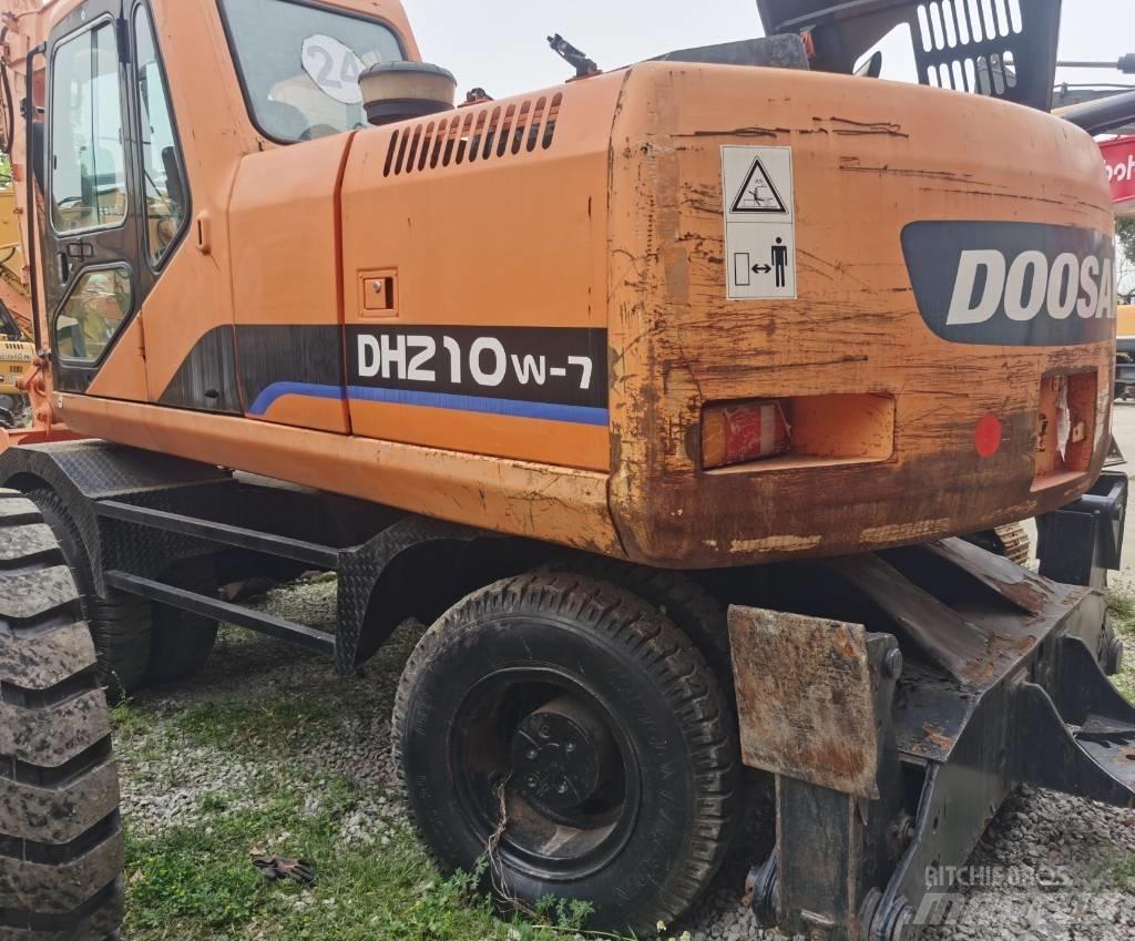 Doosan DH 210 W-7 Ratasekskavaatorid
