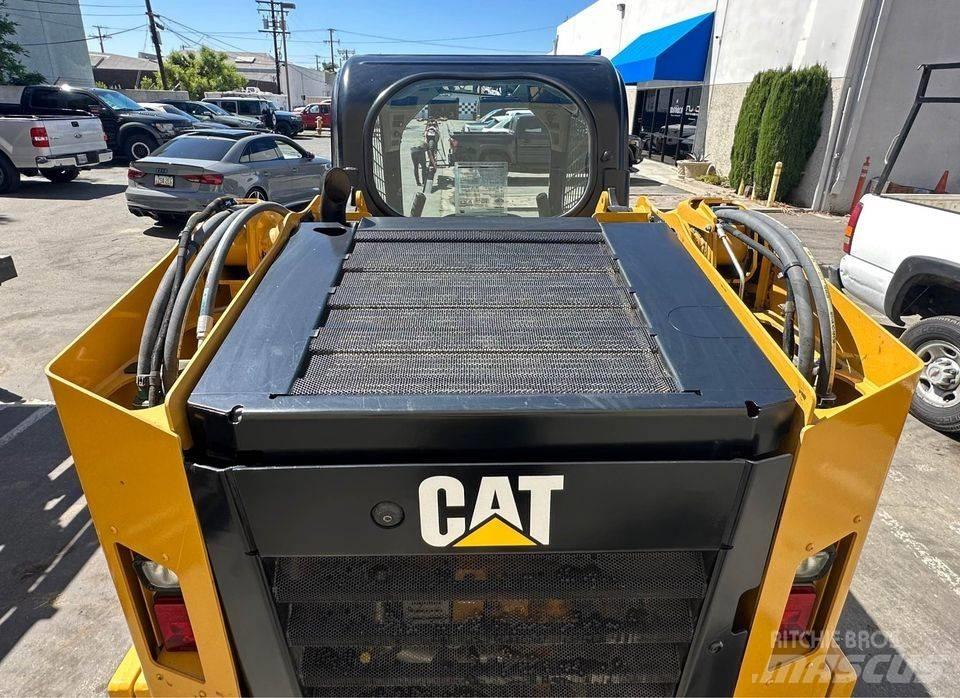 CAT 246 D Kompaktlaadurid