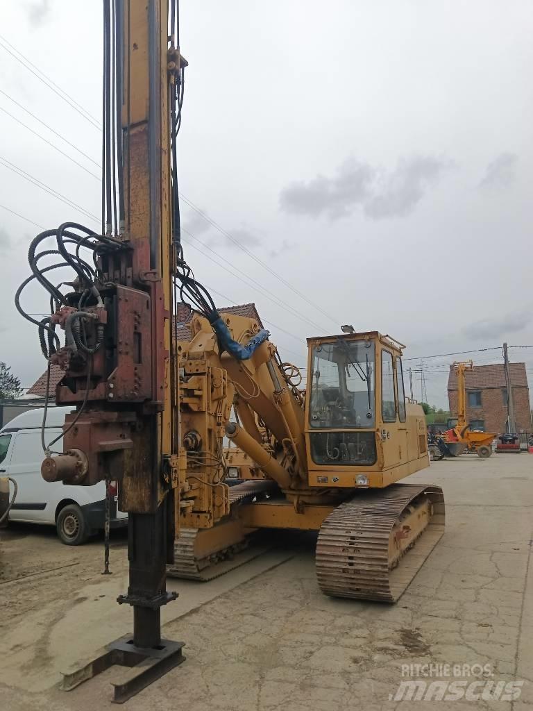 Liebherr R 922 L Roomikekskavaatorid