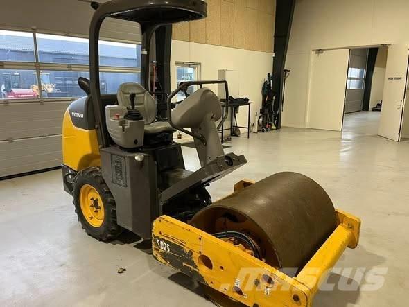 Volvo SD 25 Ühe trumliga rullid