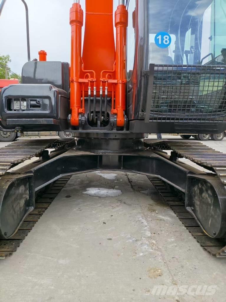 Hitachi ZX 120 Roomikekskavaatorid