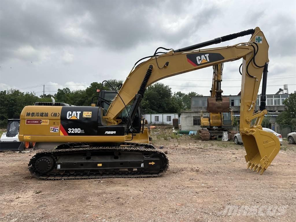 CAT 320 D Roomikekskavaatorid