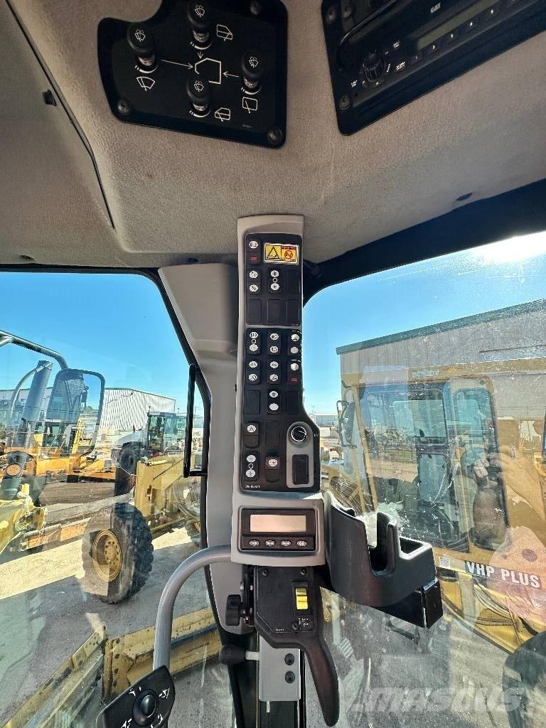 CAT 12 M 2 Greiderid