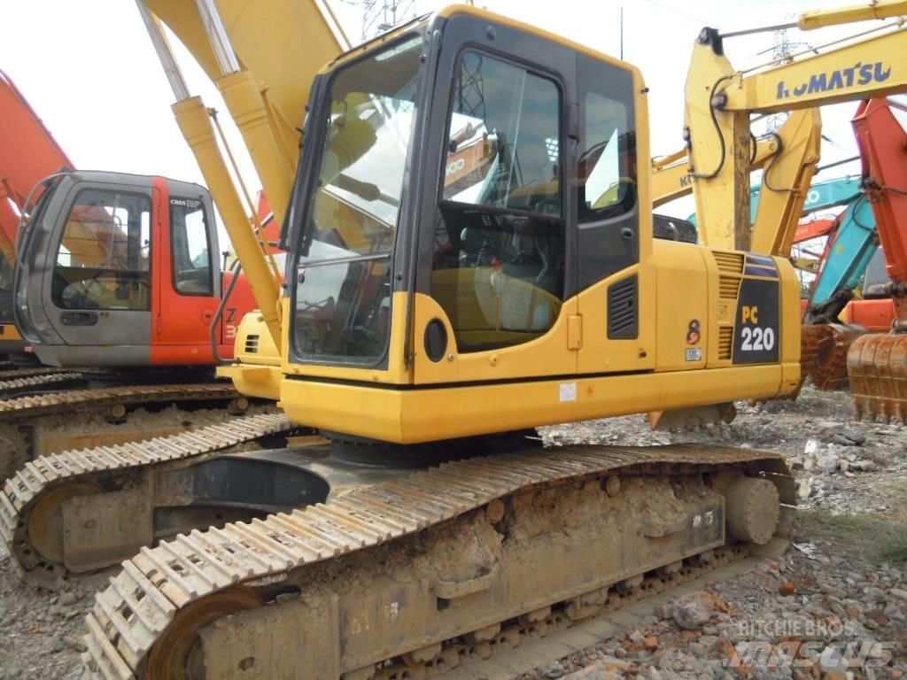 Komatsu PC 220-8 Roomikekskavaatorid